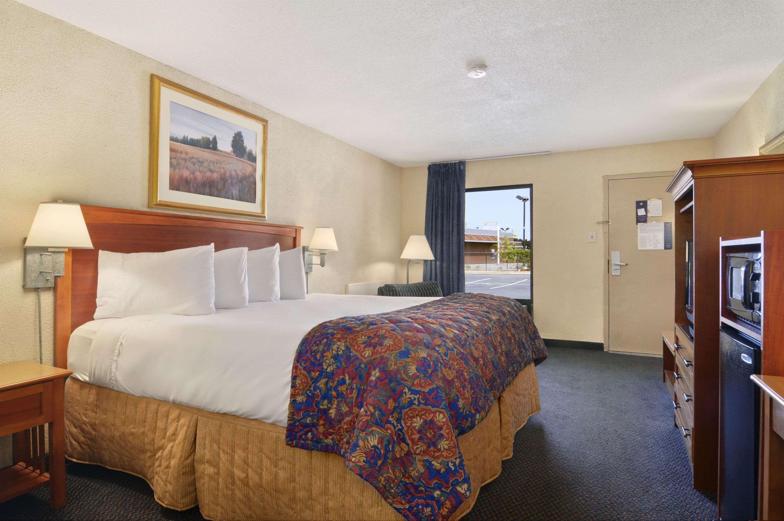 Baymont By Wyndham Macon I-75 Motel Exterior foto