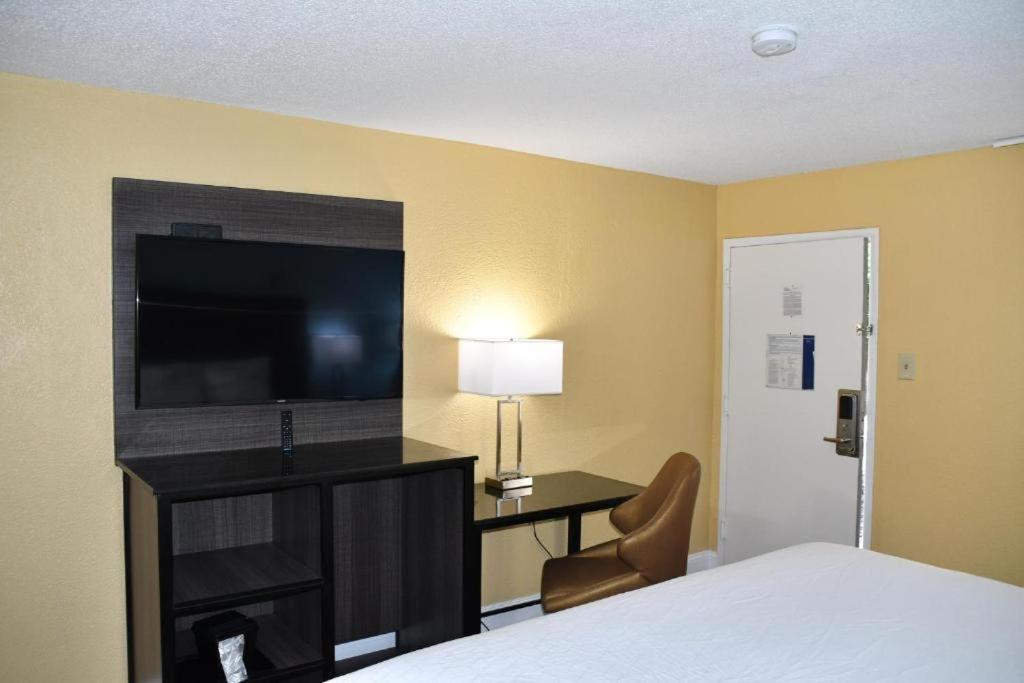 Baymont By Wyndham Macon I-75 Motel Exterior foto