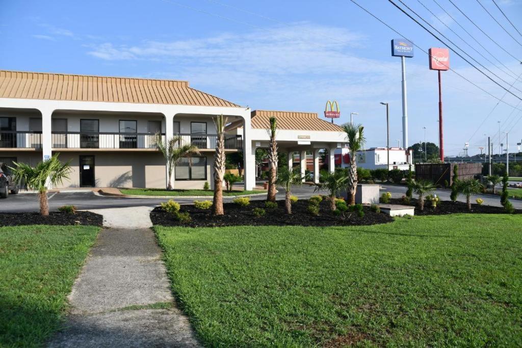 Baymont By Wyndham Macon I-75 Motel Exterior foto